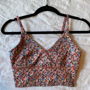 Adorable, rare Lululemon floral crop top